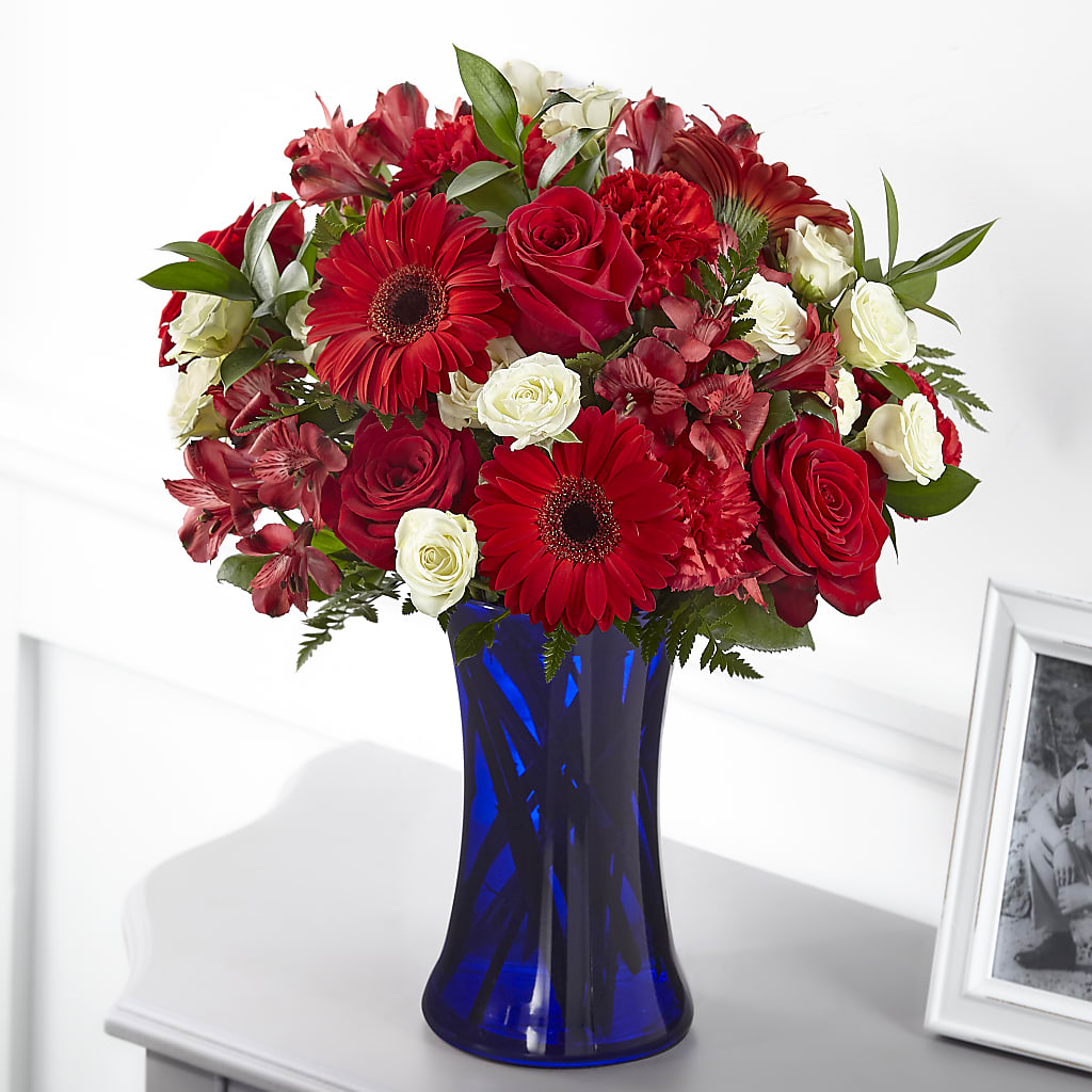 Hearts Embrace Bouquet – Flowerland, Athol MA
