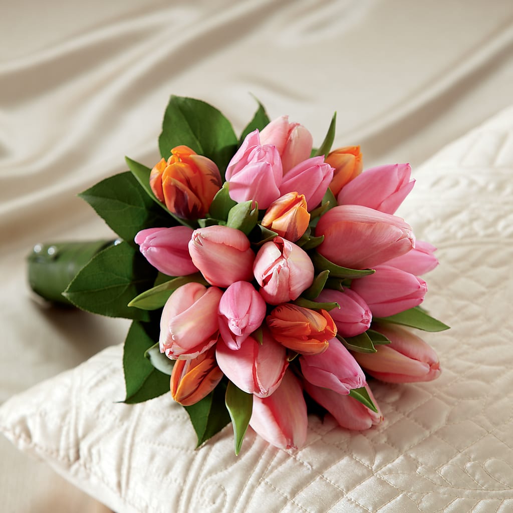 Embraceable Bouquet – Flowerland, Athol MA