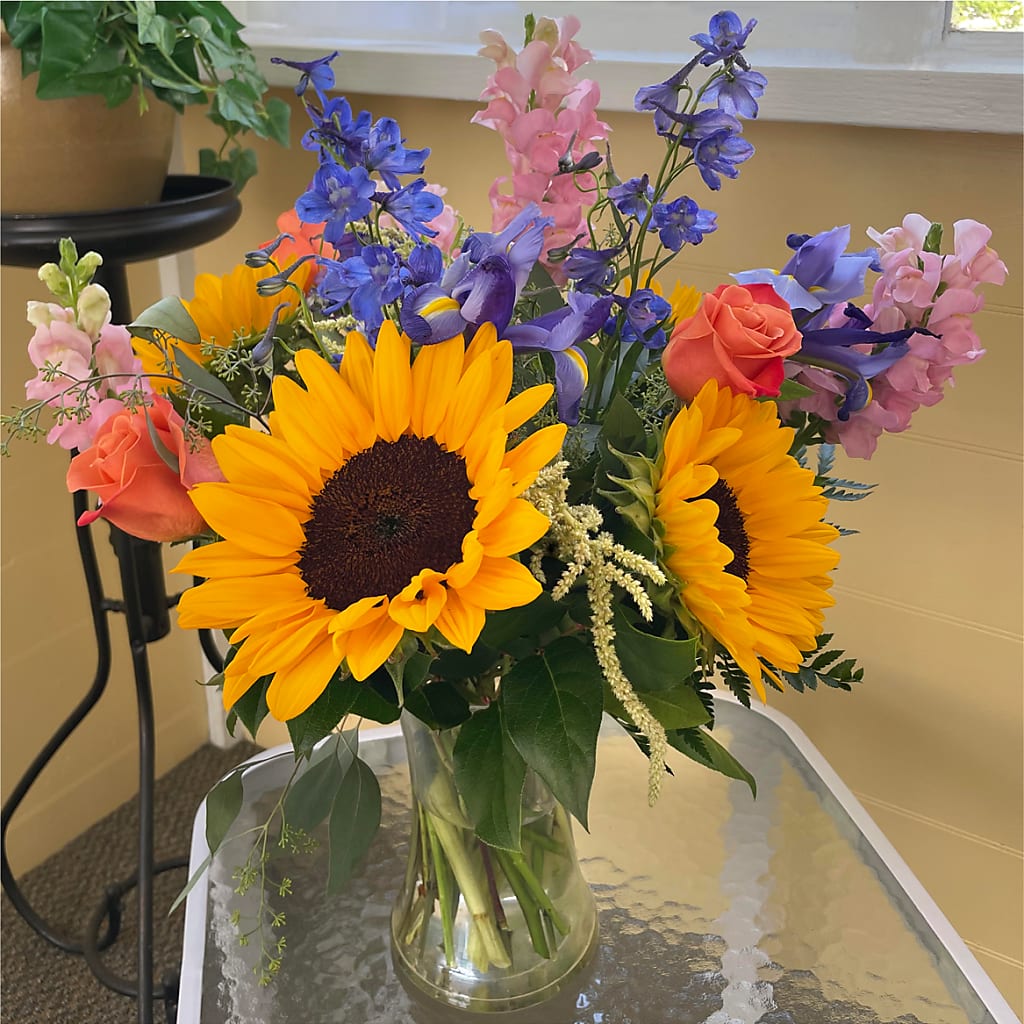Rays of Life Bouquet –  Flowerland, Athol MA